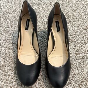 Alex Marie Black Heels Sleek and Versatile